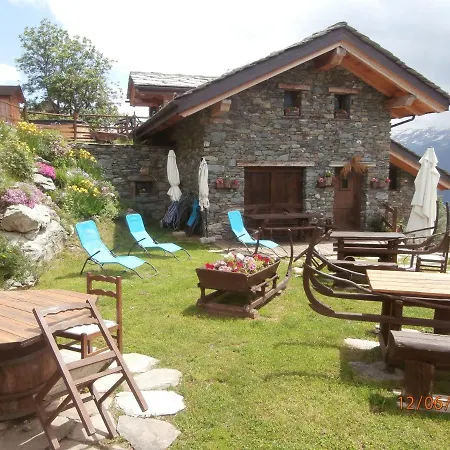 Les Fleurs D'aquilou Appartement